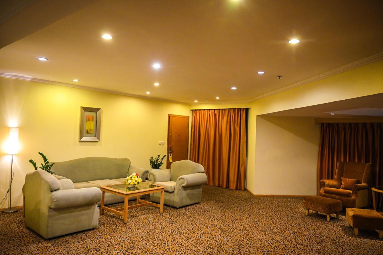Katriya Hotel And Tower Haïdarabad Extérieur photo