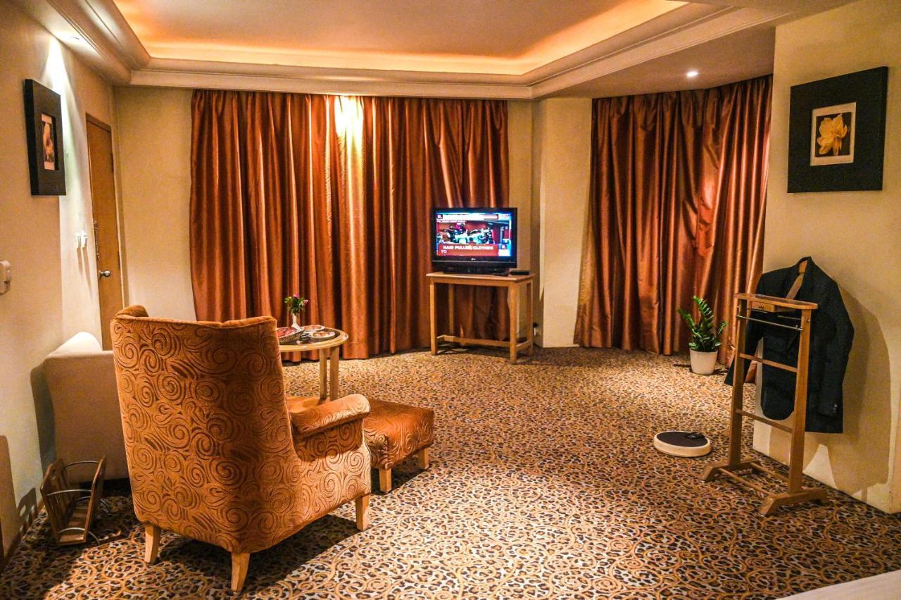 Katriya Hotel And Tower Haïdarabad Extérieur photo