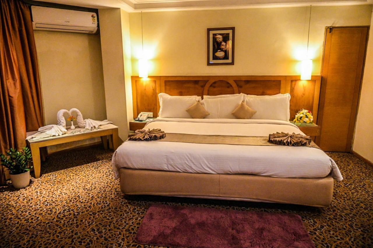Katriya Hotel And Tower Haïdarabad Extérieur photo