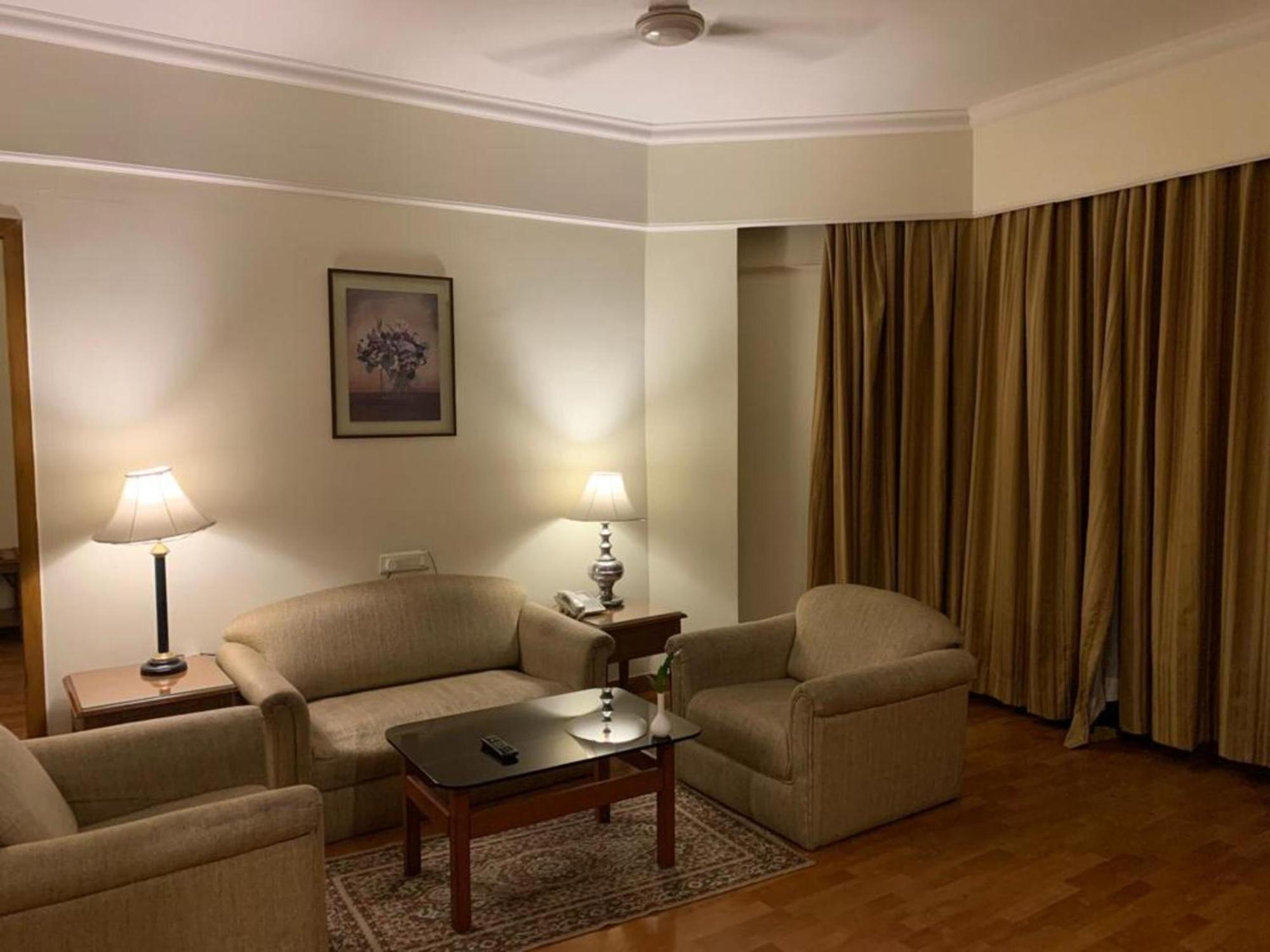 Katriya Hotel And Tower Haïdarabad Extérieur photo