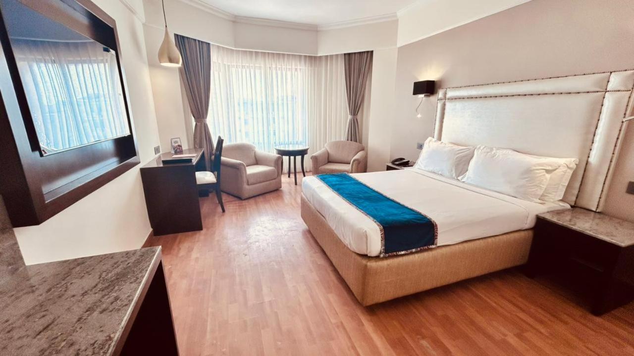 Katriya Hotel And Tower Haïdarabad Extérieur photo