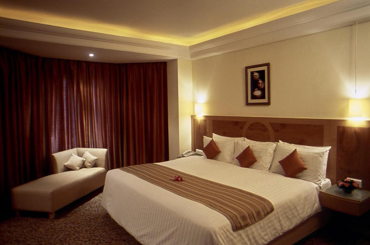 Katriya Hotel And Tower Haïdarabad Extérieur photo