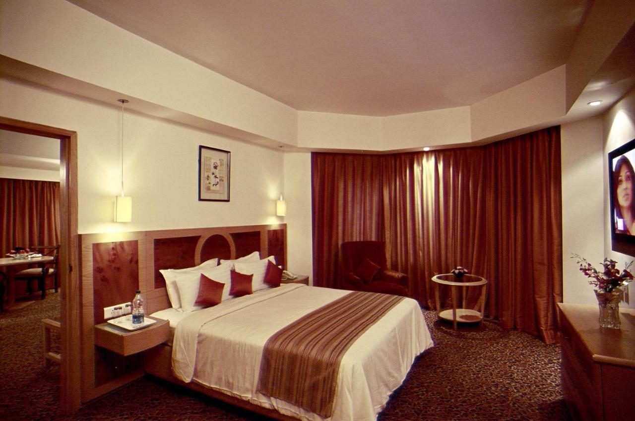 Katriya Hotel And Tower Haïdarabad Extérieur photo