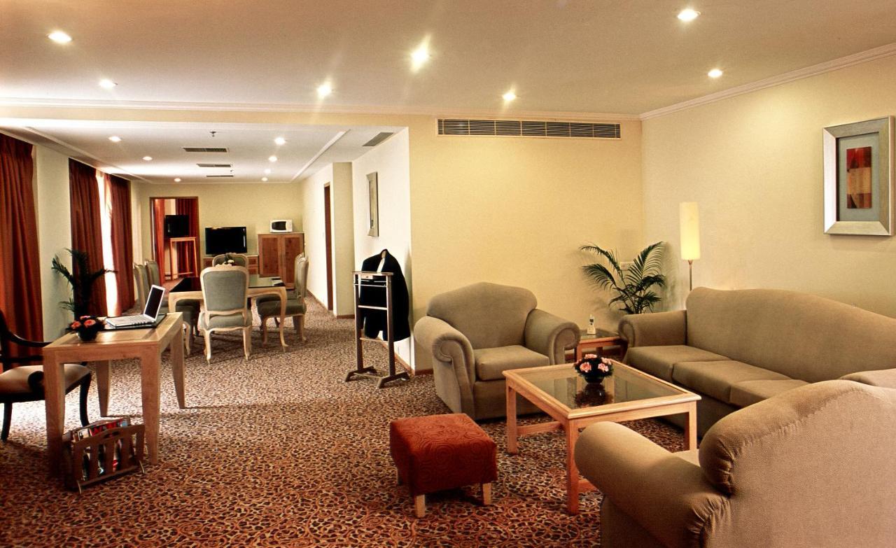 Katriya Hotel And Tower Haïdarabad Extérieur photo