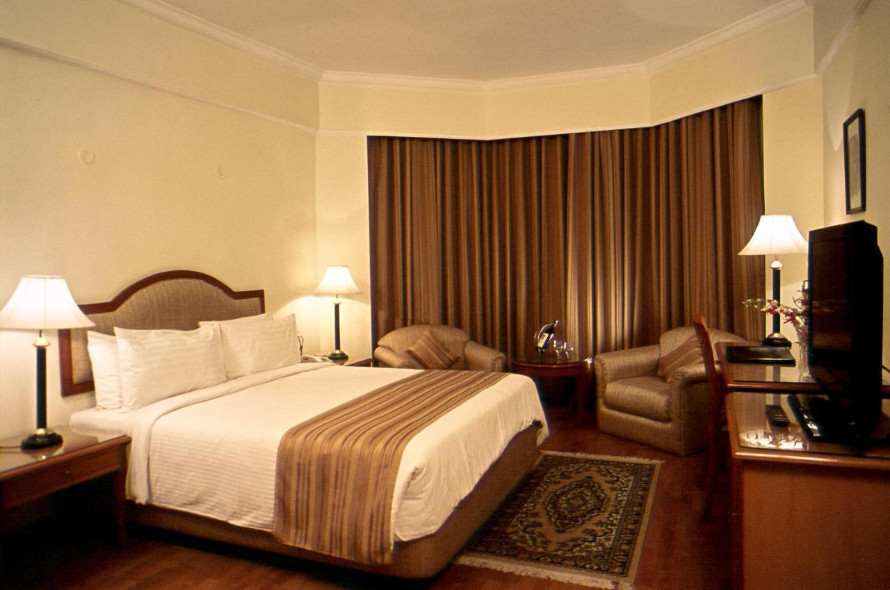 Katriya Hotel And Tower Haïdarabad Chambre photo